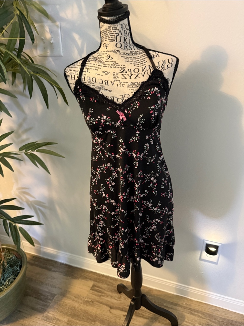 Black Floral Lace-Trim Chemise Nightdress